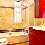 Eduardo Lucena 5, Mezquita Apartamento